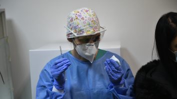 Cerere mare de angajare la centrele de vaccinare din Craiova, după ce personalul medical se întoarce în şcoli