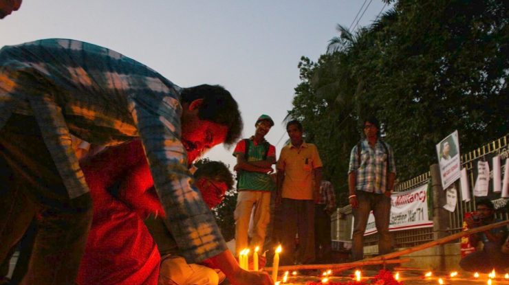 Cinci persoane au fost condamnate la moarte prin spânzurare pentru că ar fi omorât un blogger