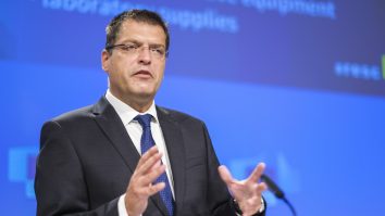 Comisia Europeană laudă România pentru ajutorul acordat Republicii Moldova