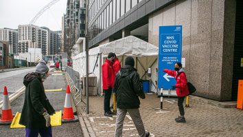 Minorităţile din Marea Britanie refuză vaccinarea. Care este motivul