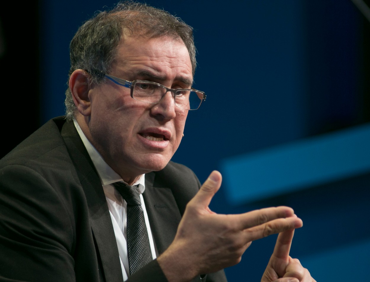 Nouriel Roubini, cel care a prezis criza din 2008, atacă Bitcoin şi celelalte monede virtuale: „Este doar o joacă”