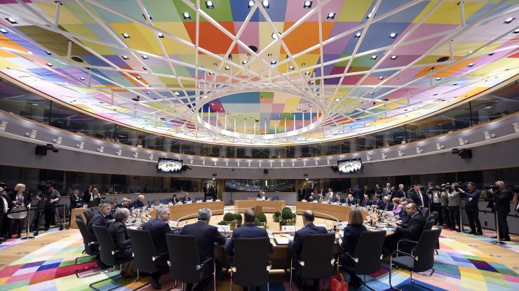 O-sală-de-întruniri-din-Europa-noua-clădire-a-Consiliului-European-de-la-Bruxelles