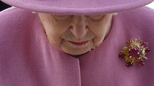 Regina Elisabeta este acuzată că a încercat să îşi ascundă averea. Cum răspunde Palatul Buckingham