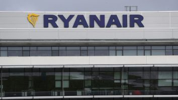 Ryanair are probleme. Compania, acuzată că s-a folosit de vaccinul anti-Covid pentru a creşte vânzările de bilete