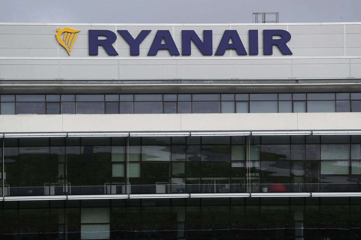 Ryanair are probleme. Compania, acuzată că s-a folosit de vaccinul anti-Covid pentru a creşte vânzările de bilete