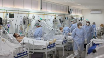 Salon-cu-pacienți-Covid