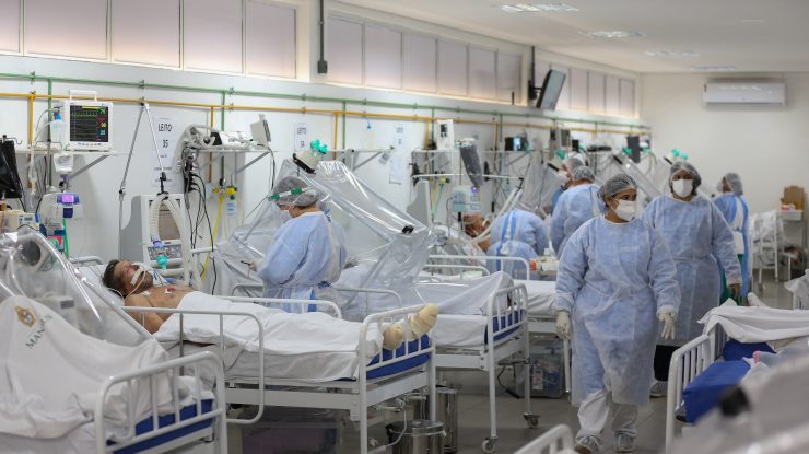 Salon-cu-pacienți-Covid