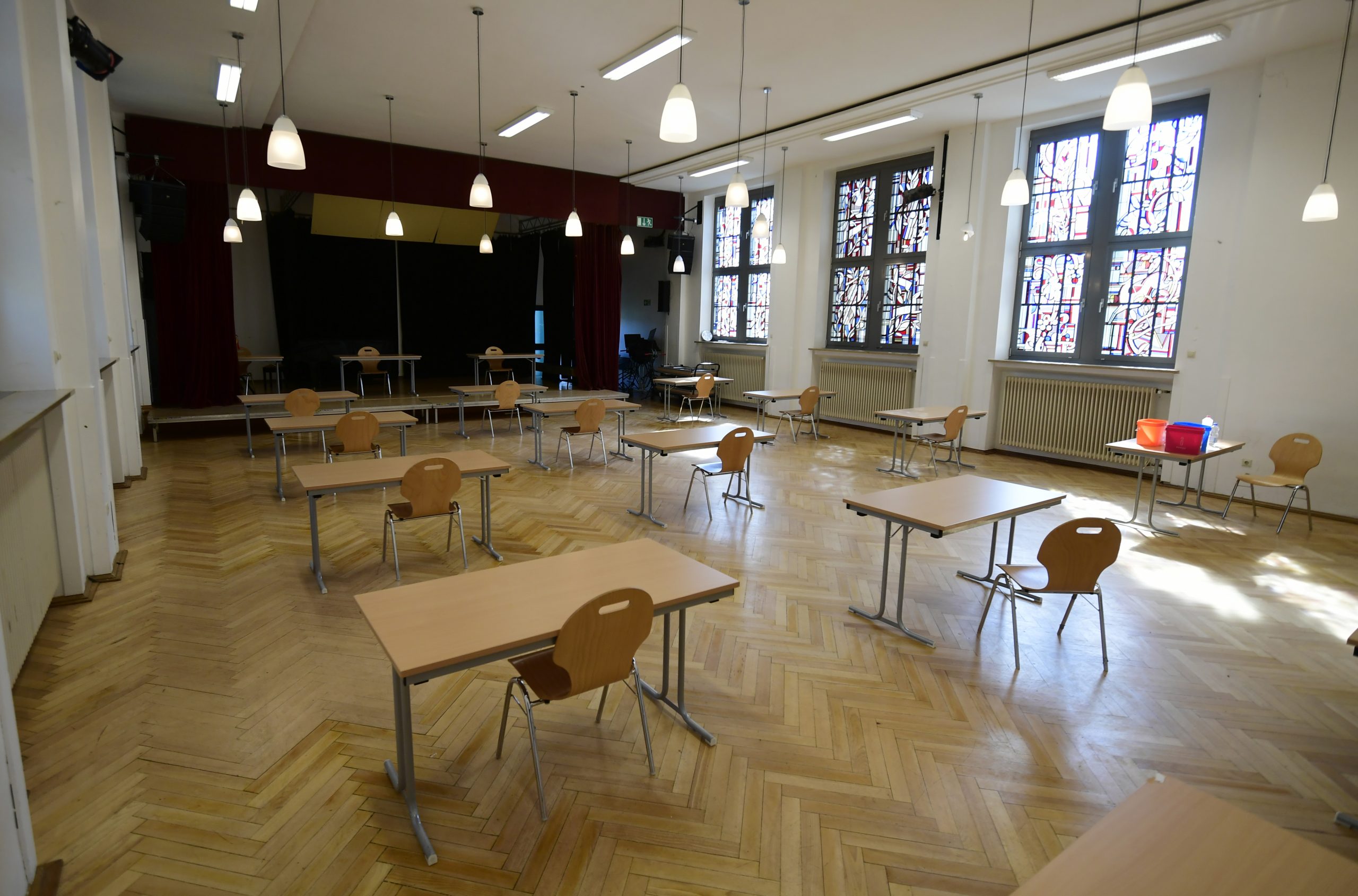 Sistemul educațional din România alungă geniile din țară. Student: „Nu este pregătit să învețe oamenii, să aibă cursuri specifice pentru tehnologii noi”