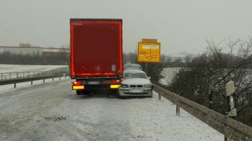 Un șofer de TIR, erou în Germania după ce a salvat o femeie care își pierduse cunoștința la volan