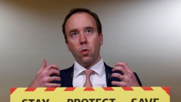 Testări de urgenţă în Marea Britanie, după ce tulpina de coronavirus a suferit o nouă mutaţie. Oamenii vor fi testaţi de acasă