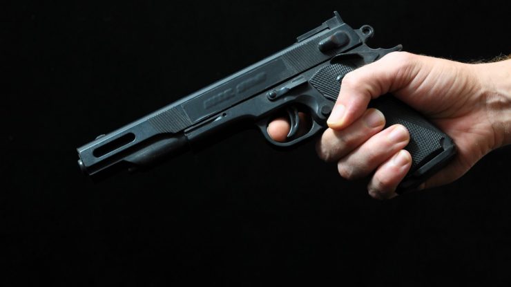 Un YouTuber a fost împuşcat în timp ce filma o "farsă". Tânărul a murit