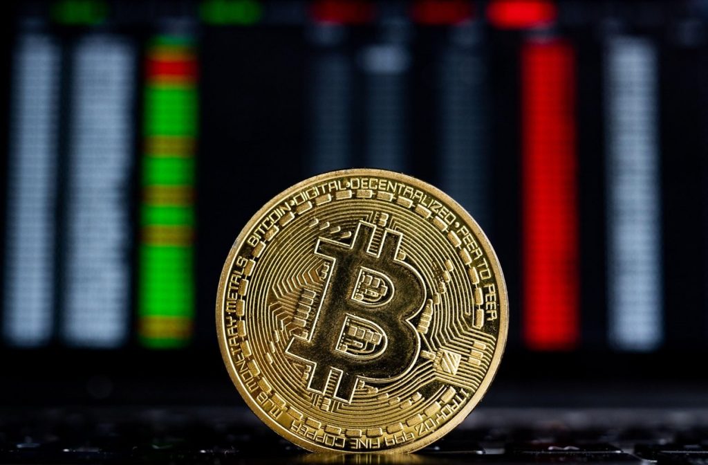 Clientii pot cumpara si vinde bitcoin la unele case de schimb valutar, deocamdata in Bucuresti
