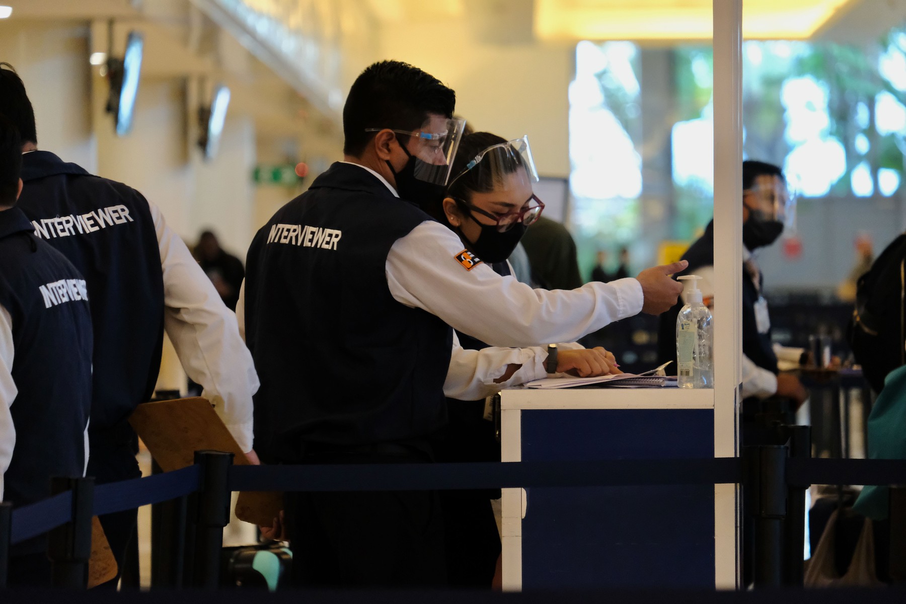 Ministrul de Externe a discutat cu omologul mexican despre românii blocați în Cancun. MAE a emis avertizare de călătorie