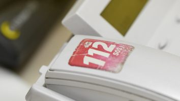 Un gălăţean a sunat la 112 deoarece soţia sa a devenit agresivă după ce s-a îmbătat