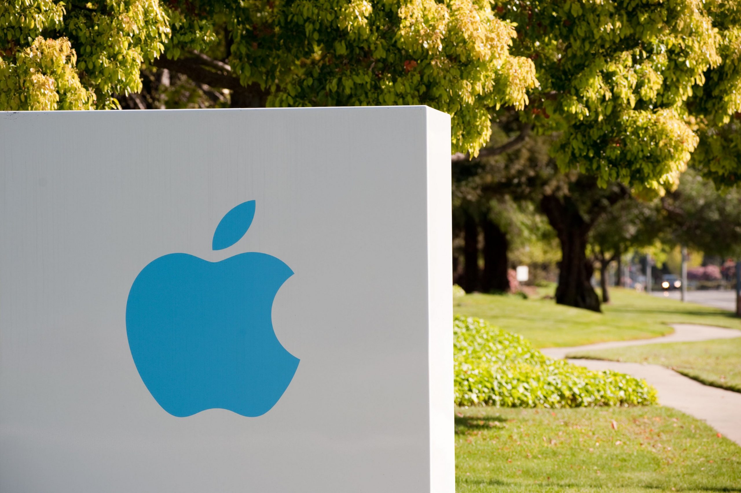 Un calculator Apple a fost cumpărat cu 1,5 milioane de dolari. Motivul pentru care e atât de scump