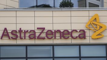Categoriile de vârstă care vor primi vaccinul AstraZeneca vor fi stabilite săptămâna aceasta. 180 de noi centre de imunizare cu acest ser vor fi deschise