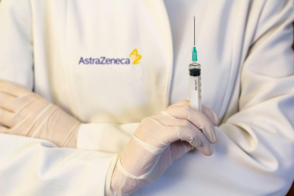 Anchetă Reuters: Oxford-AstraZeneca a ascuns adevărul despre dozajul vaccinului din testele clinice. Ce li s-a spus celor 1500 de voluntari