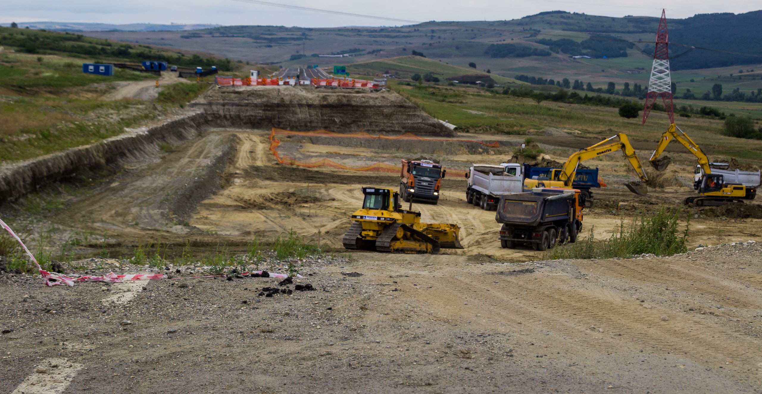 Companiile din China ar putea fi excluse de la licitaţiile pentru autostrăzi şi căi ferate din România