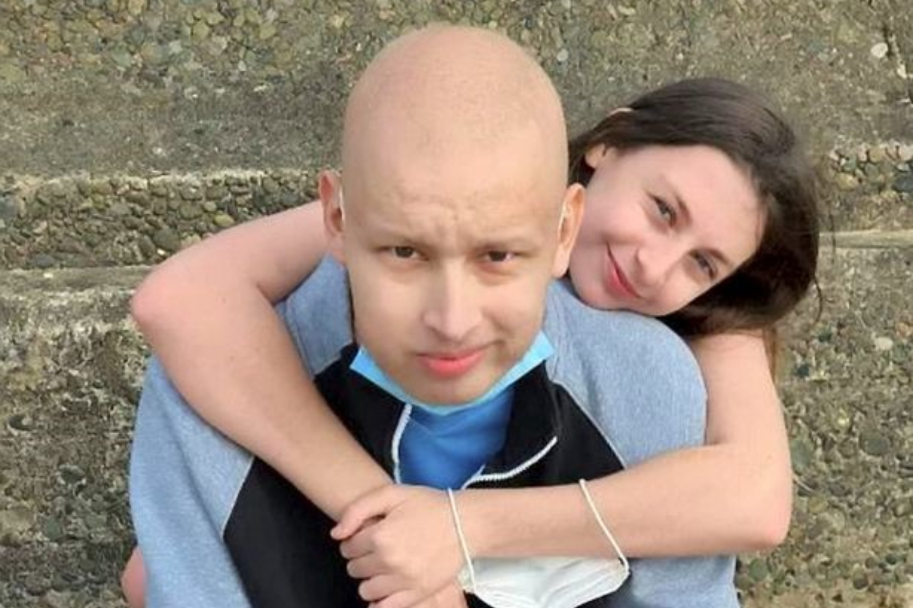 Miracol medical: Un bărbat a învins cancerul cerebral, meningita, coronavirusul și cataracta într-un singur an. „A fost un an de coșmar pentru mine”