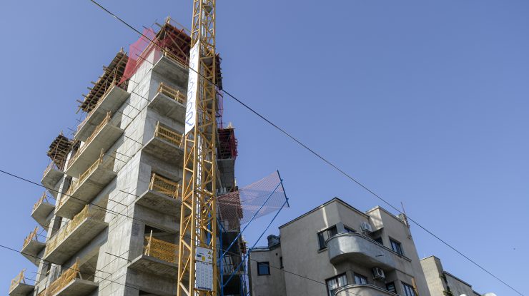 Bloc în construcție