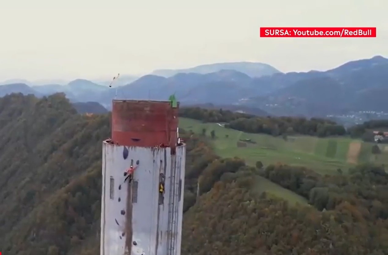 Doi cățărători din Serbia au escaladat cel mai înalt coş din Europa. Povestea celor doi iubiți