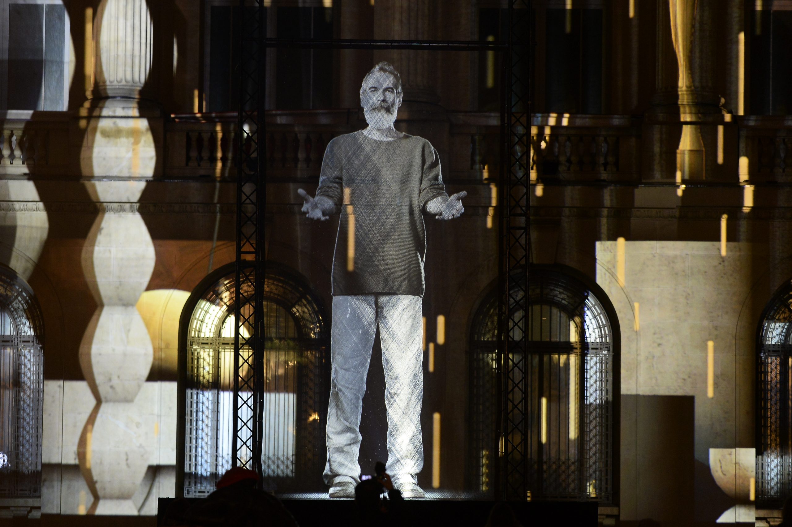 Constantin Brâncuși, mai mult decât un sculptor. „Nu a mai lăsat pe nimeni să îi fotografieze operele, desenele şi nici pe el”