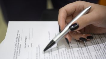 DOCUMENT. Ministerul Sănătății a publicat formularul prin care părinții își pot da consimțământul pentru testarea elevilor