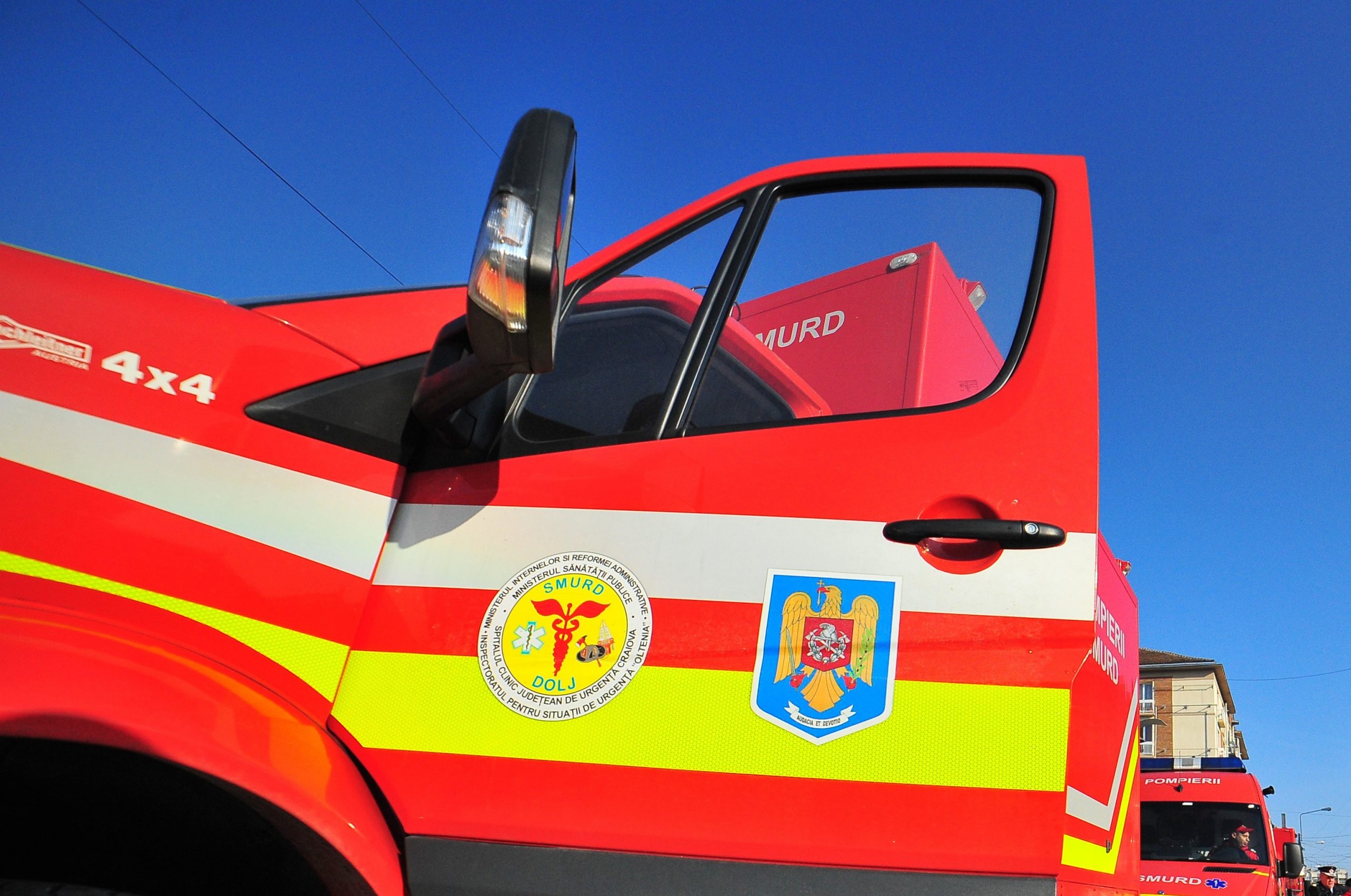 Doi copii din Dolj au murit după ce au încercat să scoată o minge dintr-un lac