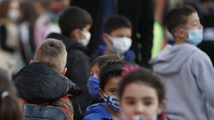 Rata de infectare cu SARS-CoV-2 s-a dublat la categoria de vârstă 5-9 ani. Ce impact poate să aibă această creștere