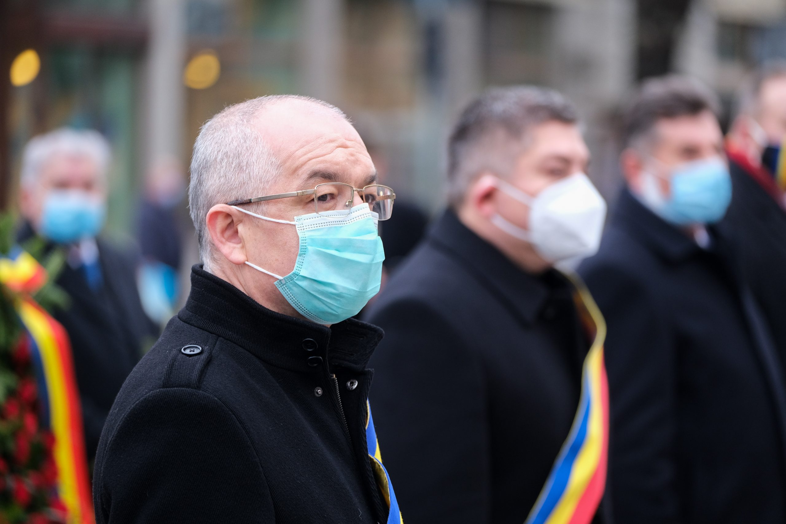 Provincia s-a supărat pe Capitală: Boc şi Fritz, nemulţumiţi că în Bucureşti restaurantele sunt deschise. Acuză că se fac prea puţine teste