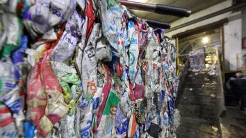 Fabrica de hârtie din Bacău, cea mai mare din estul Europei, se va închide