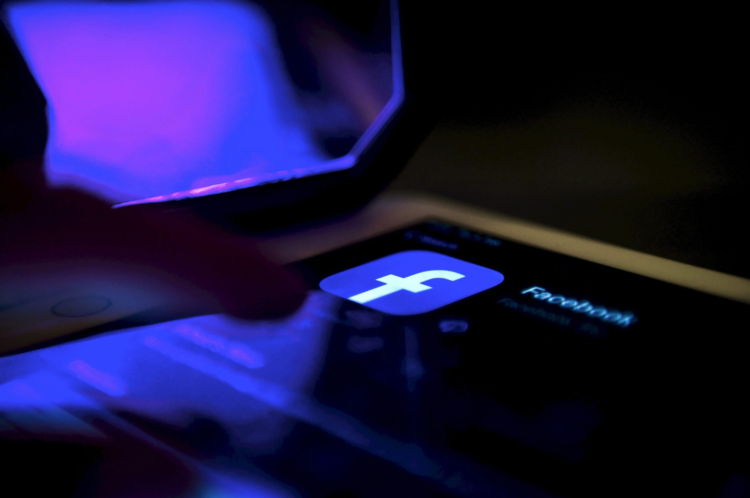 Facebook va lansa un ceas inteligent cu funcții de mesagerie și fitness. Când va fi disponibil