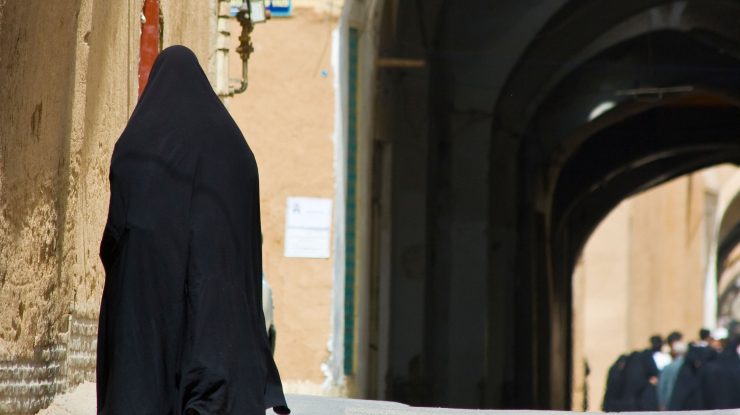 O femeie din Iran a fost spânzurată, deși murise deja de infarct. Totul, ca soacra sa să poată împinge scaunul de care se sprijinea