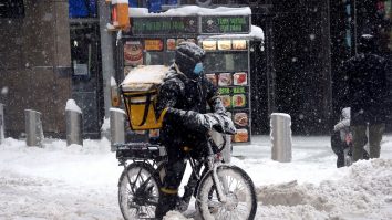 Vremea pune vaccinarea pe pauză, în SUA. O furtună de zăpadă a lovit mai multe state americane