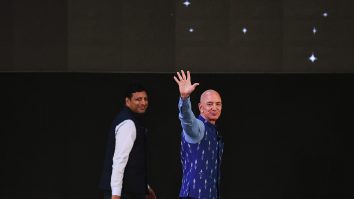 Jeff Bezos demisionează din funcția de CEO al Amazon. Cine este noul director executiv