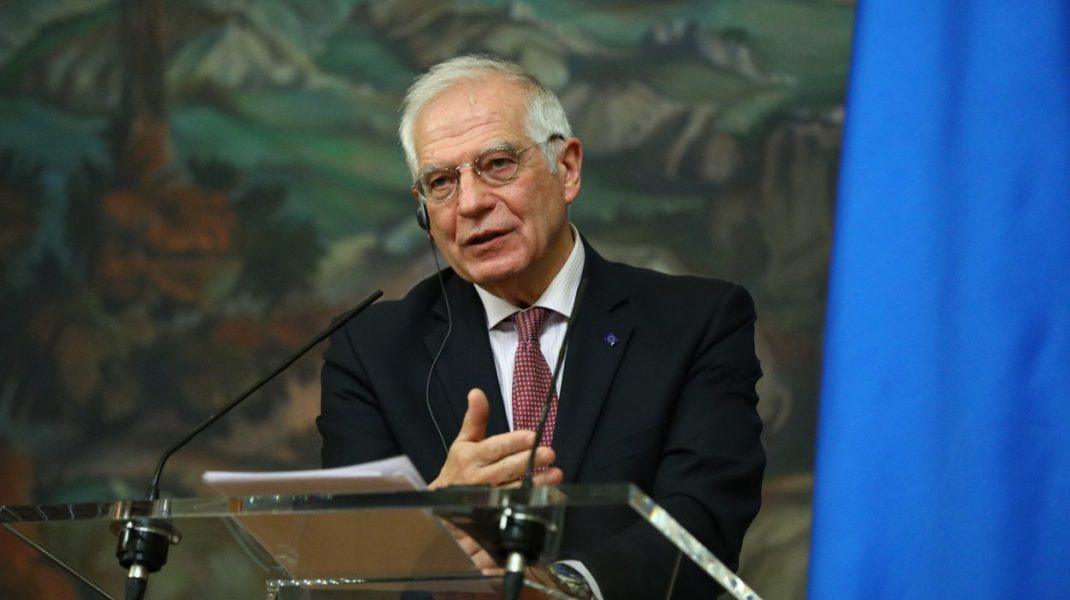 Vaccinul rușilor, lăudat de ministrul de Externe al UE