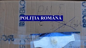 Mai multe persoane, cercetate după ce ar fi vândut unui spital măști de protecție contrafăcute