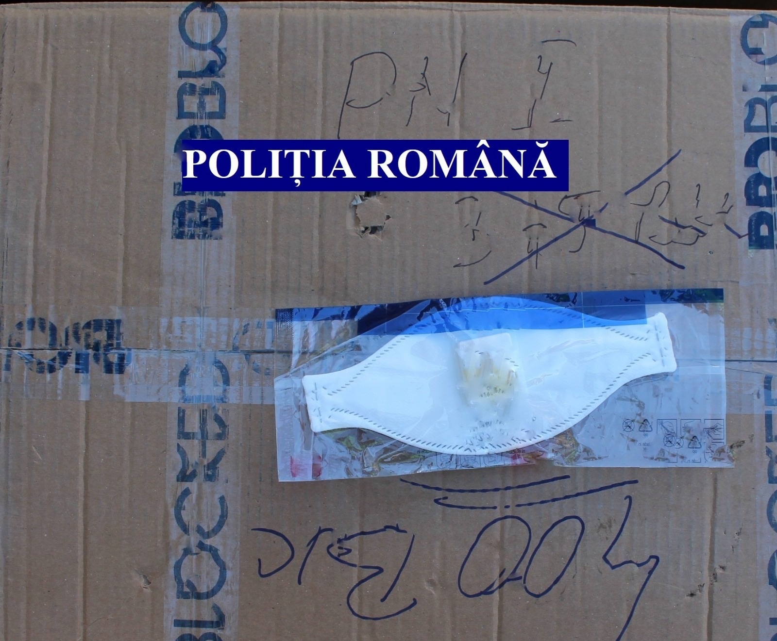 Mai multe persoane, cercetate după ce ar fi vândut unui spital măști de protecție contrafăcute