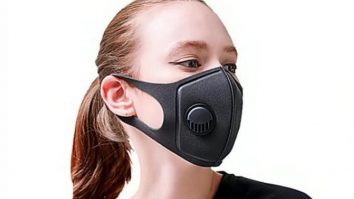 Măştile cu supapă nu sunt recomandate împotriva Covid-19. Explicația ministerului Sănătății