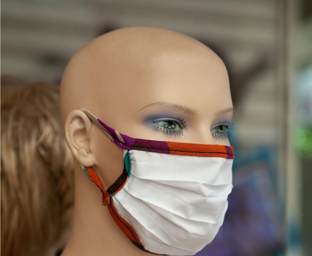 Cercetătorii americani au constatat că două măști suprapuse te protejează mai bine: Testele au fost făcute pe manechine