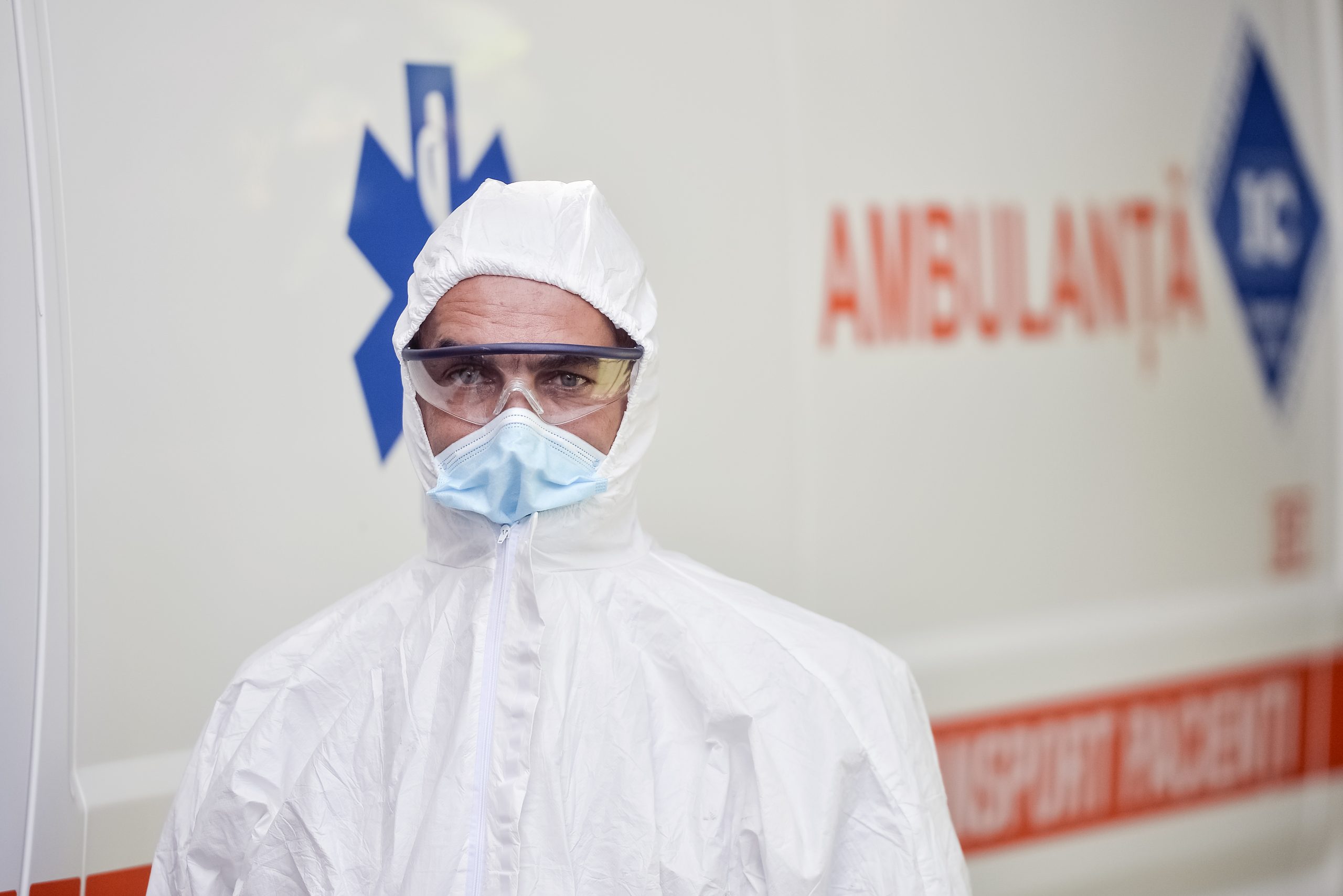 Topul județelor afectate de COVID-19: Bucureștiul are azi aproape 700 de infectări noi. Rata incidenței a trecut de 6