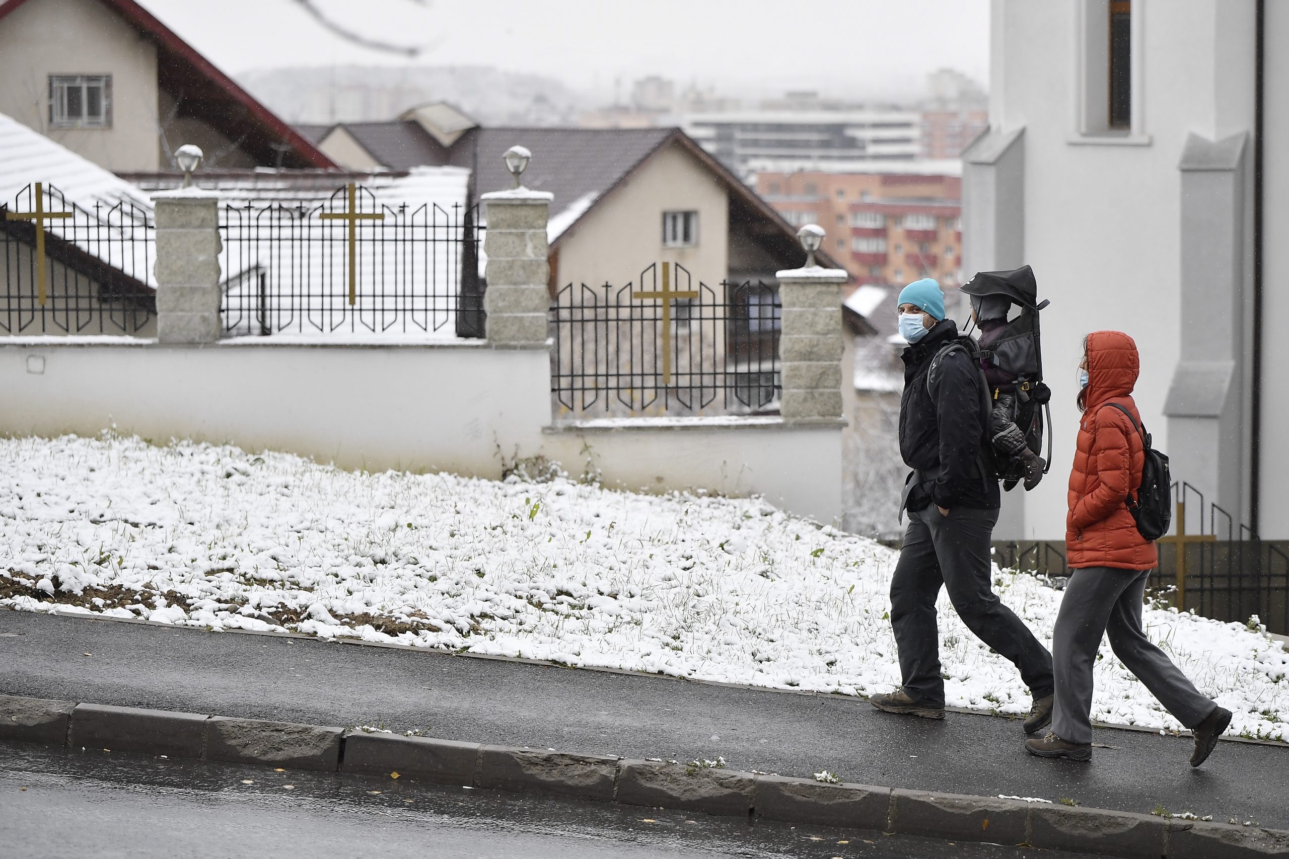 ANM a emis o alertă Cod portocaliu de vânt puternic în 14 județe. Urmează cinci zile de ger cu temperaturi de minus 20 de grade Celsius