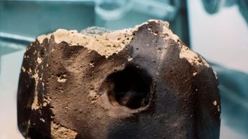 Bogaţii lumii cumpără meteoriţi. Elon Musk și Steven Spielberg plătesc sute de mii de euro pentru o rocă