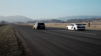 Cel mai rapid minivan din lume a reușit să întreacă un supercar