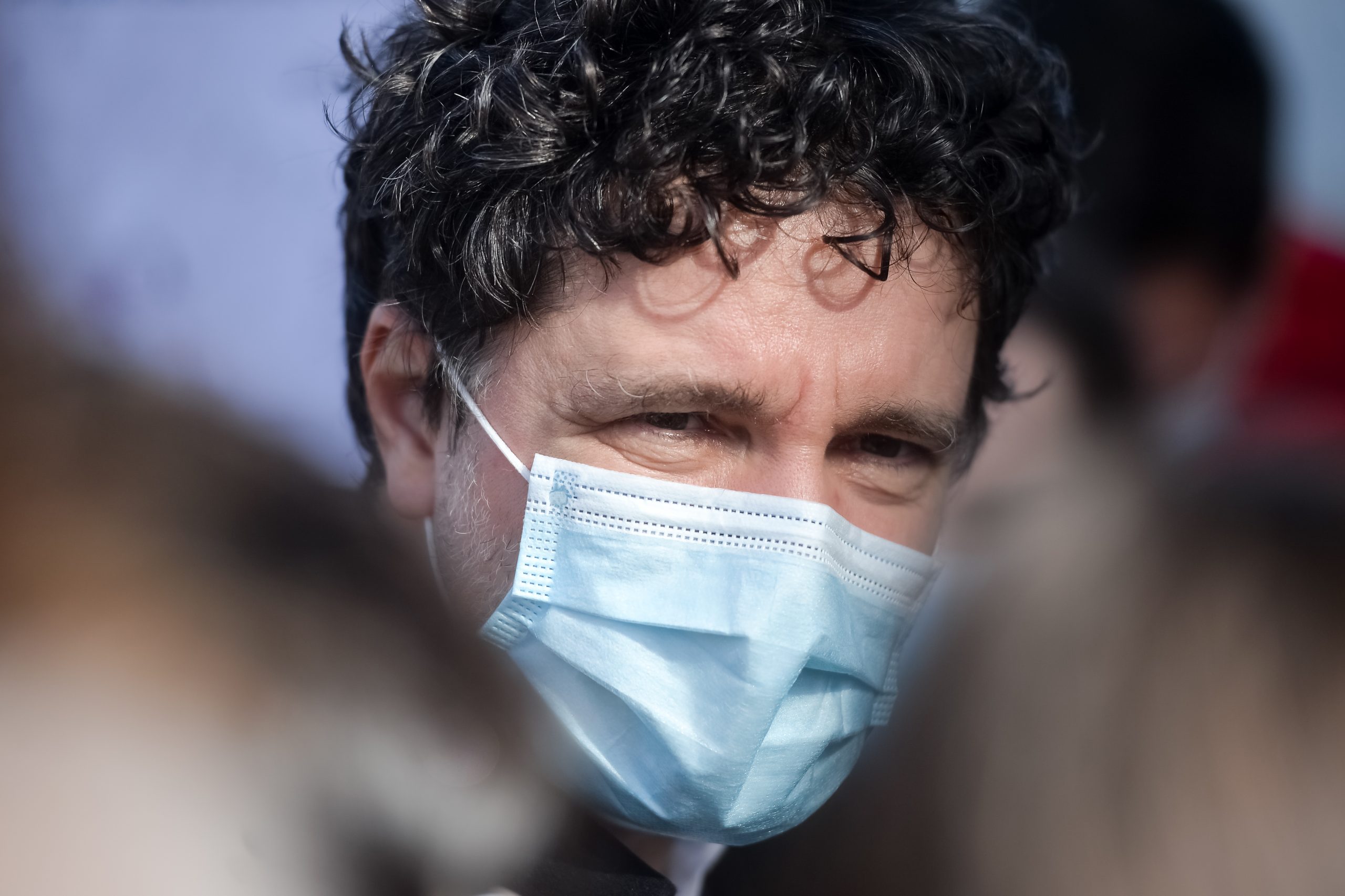 Nicușor Dan, un nou atac la Firea: „Pare incredibil acest haos lăsat de fostul primar, încă plătim datorii de acum 2 ani“