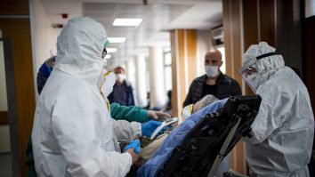 Studiu. Un medicament folosit pentru astm ar putea reduce nevoia de spitalizare dacă ești bolnav de COVID-19