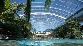 Proprietarii de piscine, supărați pe autorități: „Ce e diferit în cazul unei piscine private faţă de una a nu ştiu cărui club sportiv?“