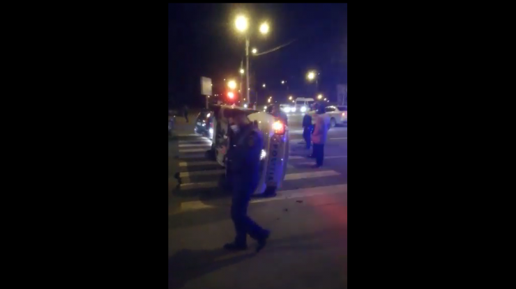 VIDEO. Mașină a Poliției, răsturnată în Capitală. Un jandarm a fost rănit ușor
