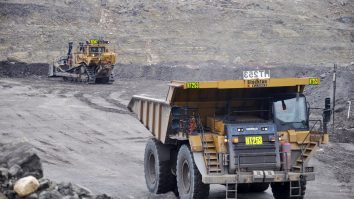 China vrea să limiteze exportul de minerale din pământuri rare. Cum îi afectează pe americani această decizie