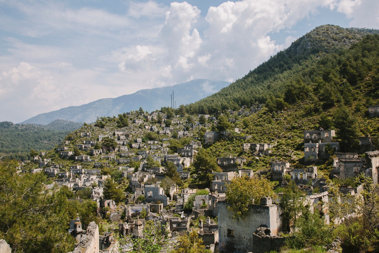 FOTO. Motivul pentru care un bărbat din Turcia și-a omorât soția gravidă, după ce ar fi împins-o de pe o stâncă